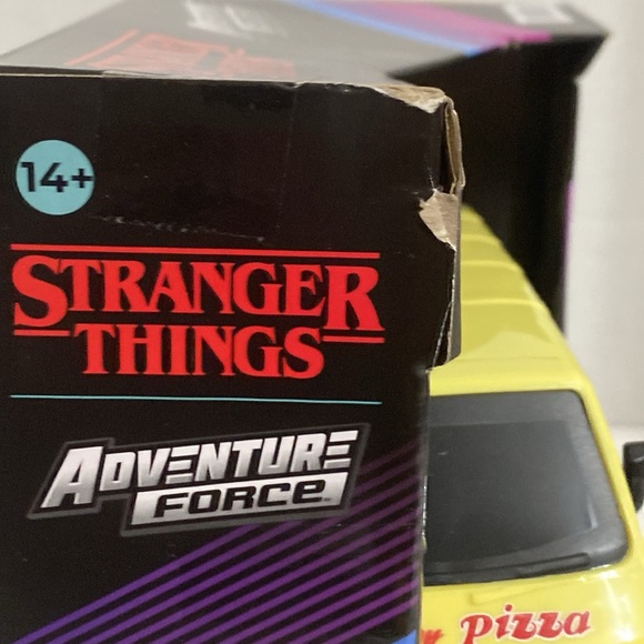 STRANGER THINGS SURFER BOY PIZZA VAN - Picture 13 of 16